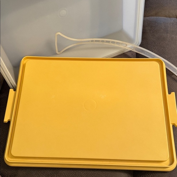 VINTAGE TUPPERWARE RECTANGLE CAKE TAKER CARRIER WITH HANDLE - Picture 4 of 5